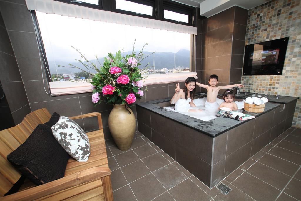 Spring Fountain Hotel Цзяоси Экстерьер фото